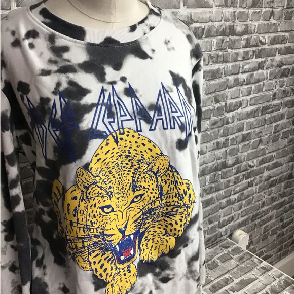 Def Lepard - Picture 2 of 6